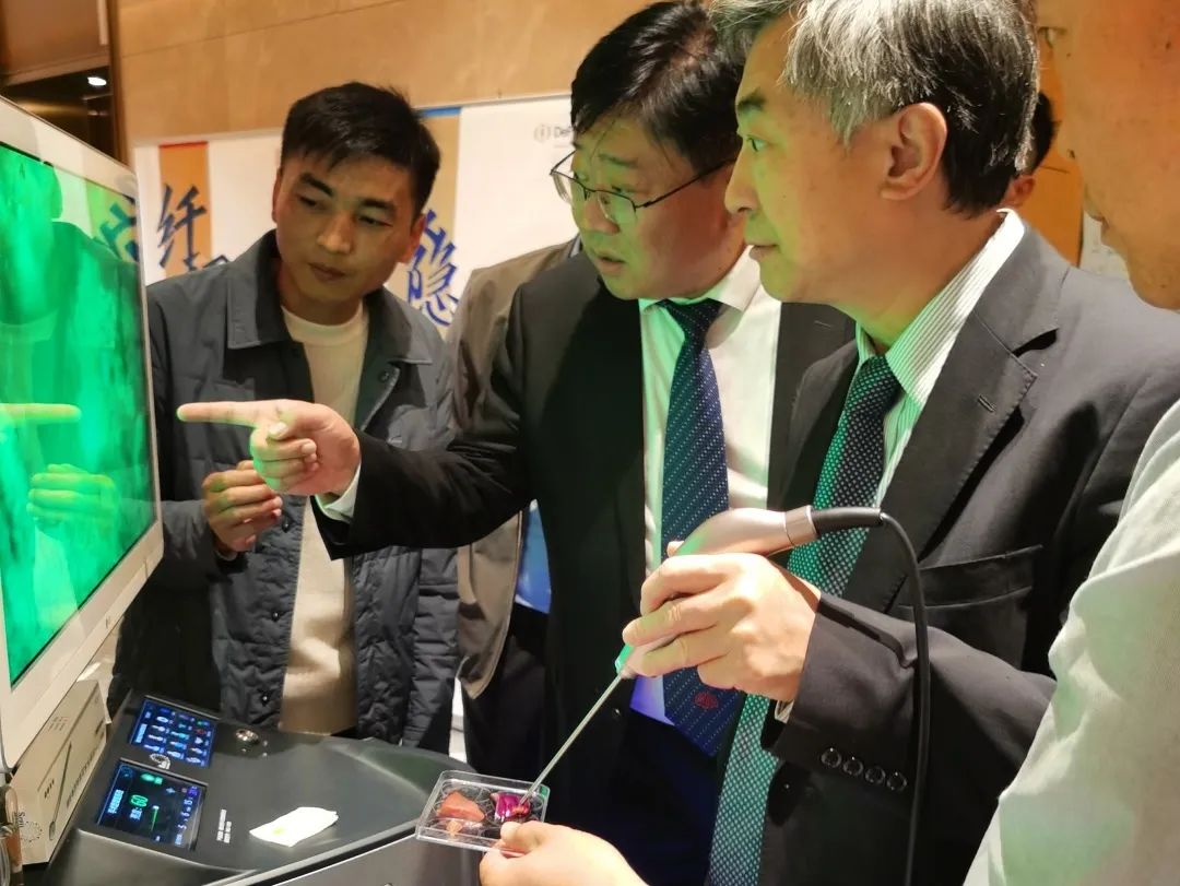 山東省神經外科學術年會隆重召開，EndoSCell?細胞級熒光導引技術備受矚目(圖4)