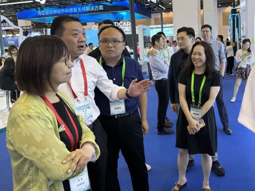 中華醫(yī)學(xué)會(huì)神經(jīng)外科學(xué)分會(huì)第二十二次學(xué)術(shù)會(huì)議在蘇召開：細(xì)胞級(jí)熒光導(dǎo)引技術(shù)引領(lǐng)神經(jīng)外科手術(shù)邁入精準(zhǔn)可視化新時(shí)代(圖12)