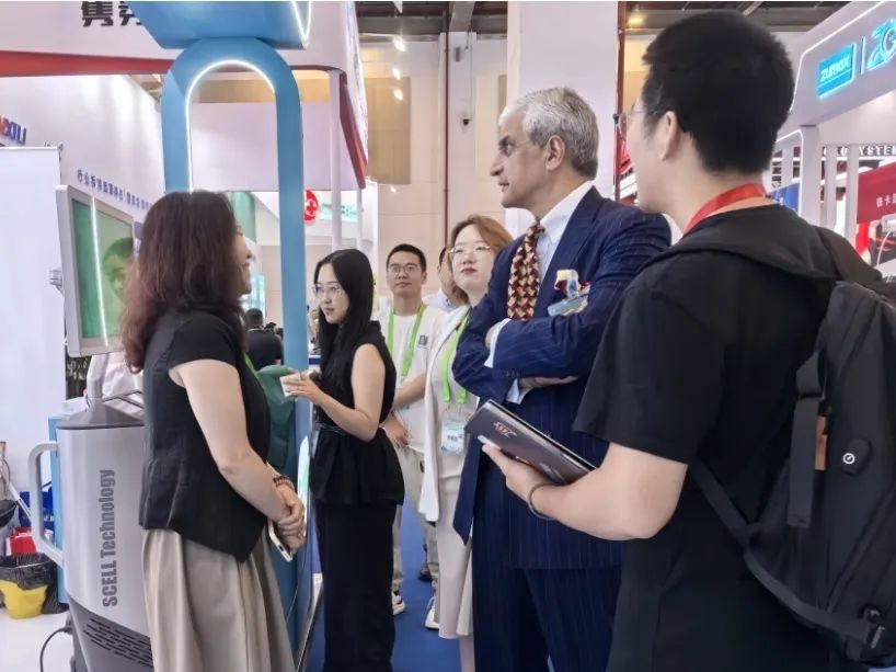 中華醫(yī)學(xué)會(huì)神經(jīng)外科學(xué)分會(huì)第二十二次學(xué)術(shù)會(huì)議在蘇召開：細(xì)胞級(jí)熒光導(dǎo)引技術(shù)引領(lǐng)神經(jīng)外科手術(shù)邁入精準(zhǔn)可視化新時(shí)代(圖14)